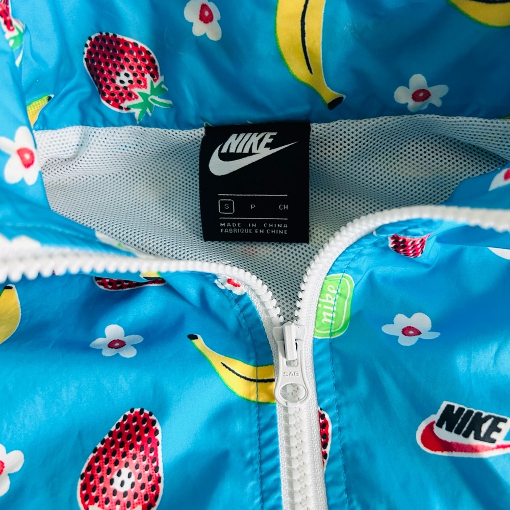 Nike Fresh & Fruity Windbreaker Sz S 🍓🍌💐 - Picture 3 of 4